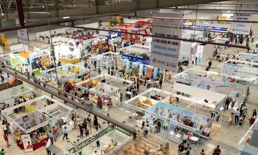 ベトナム家具産業見本市の一角