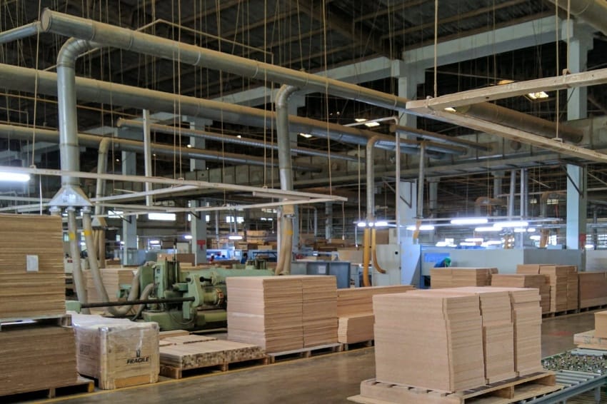 ベトナムの合板製造工場に潜入