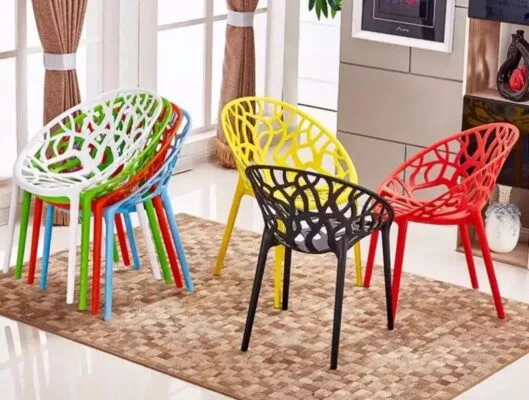 3 meilleures chaises en plastique empilables bon marché