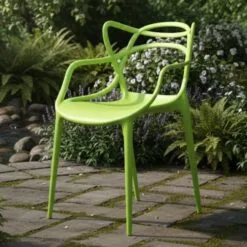 Chaises de jardin en plastique vert