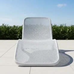 Plastic Pool Lounge Chairs