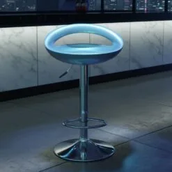 Chaises de bar en plastique 01